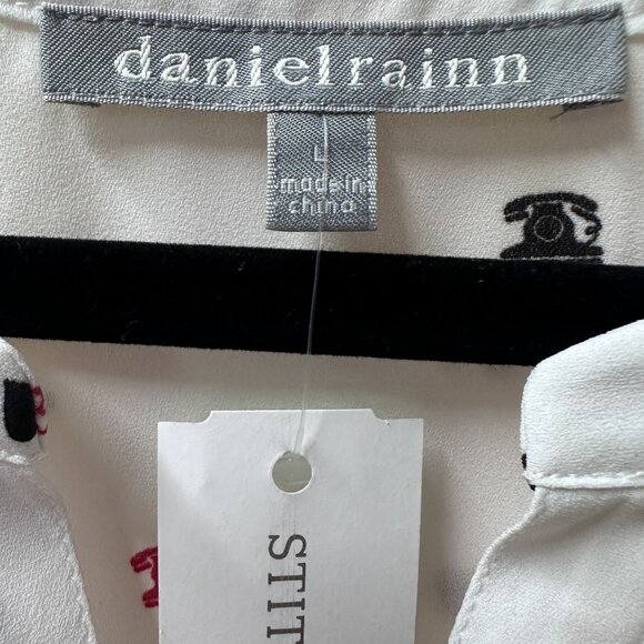 NWT Daniel Rainn Split Neck Blouse White Novelty Print Roll Tab Sleeve Women’s S - Picture 5 of 12